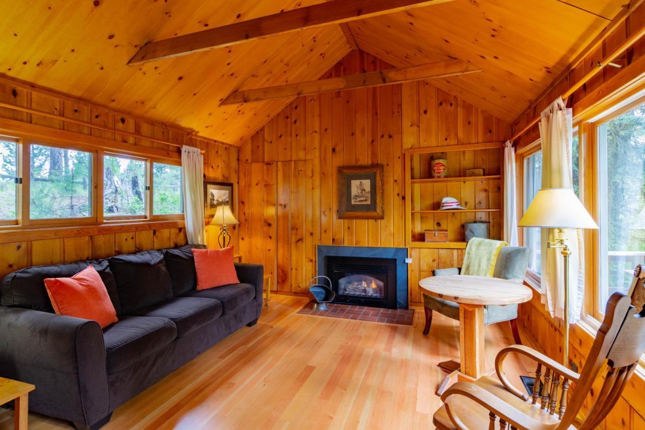 Lake Creek Lodge Camp Sherman Exterior photo