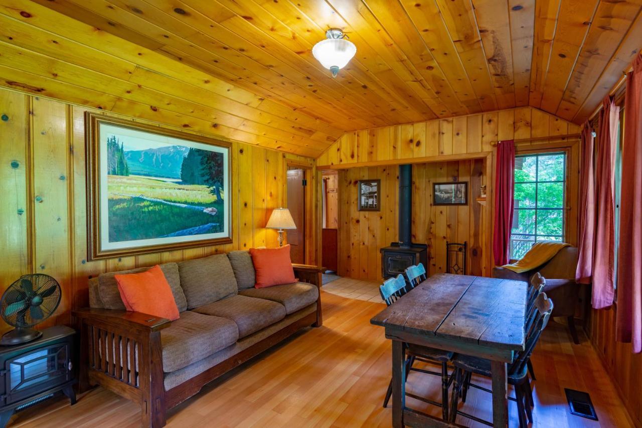 Lake Creek Lodge Camp Sherman Exterior photo
