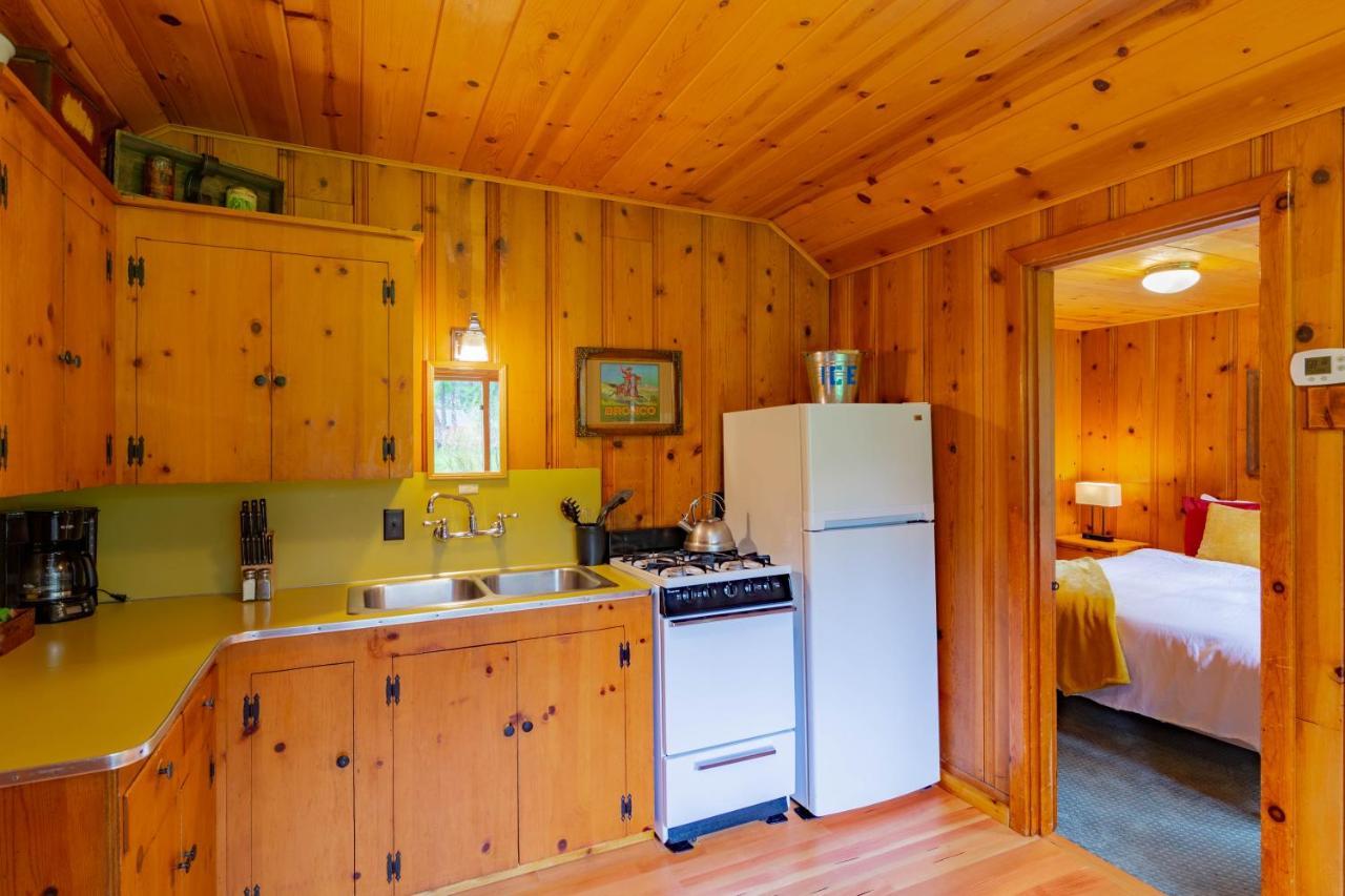 Lake Creek Lodge Camp Sherman Exterior photo
